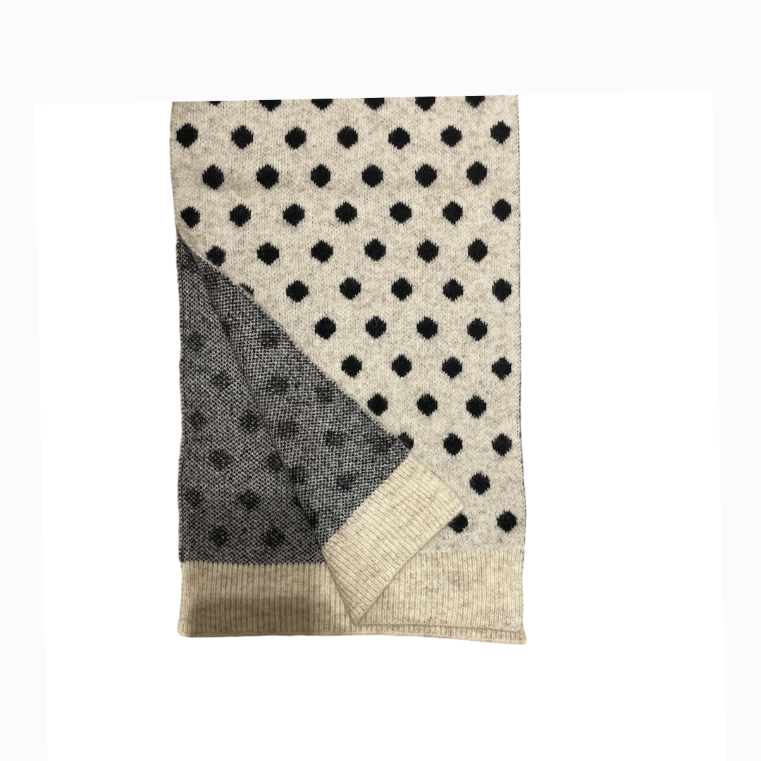 Sesame Dot Black Scarf